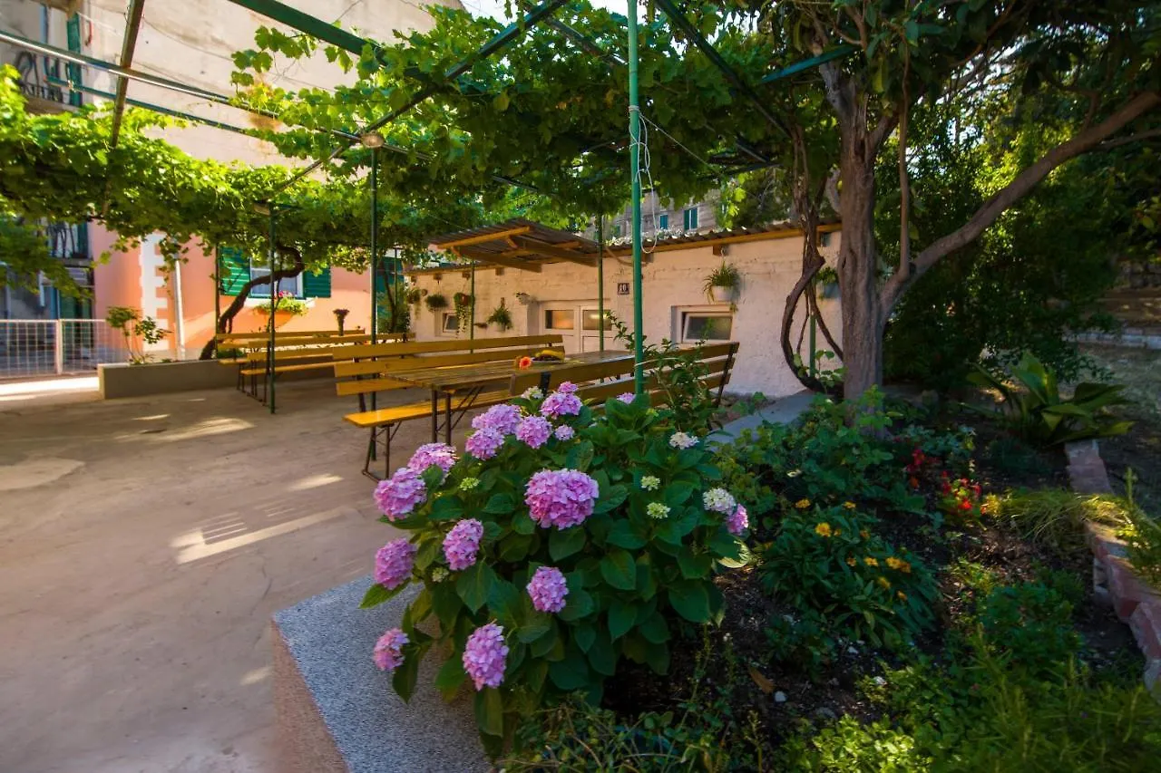 Apartments Odrina Split 0*,
